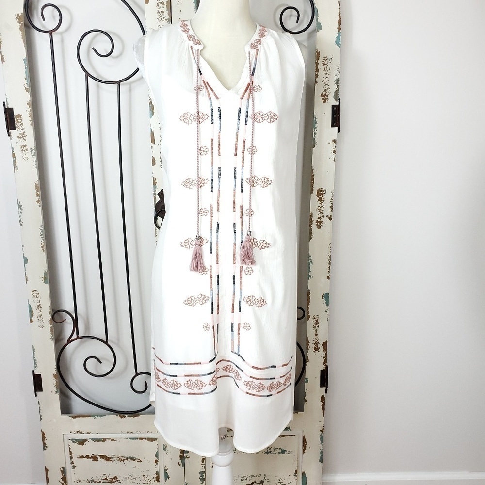 NWOT Knox Rose embroidered dress XS